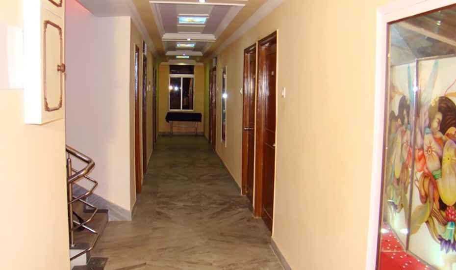 Hotel Dream Land Phulabāni Buitenkant foto
